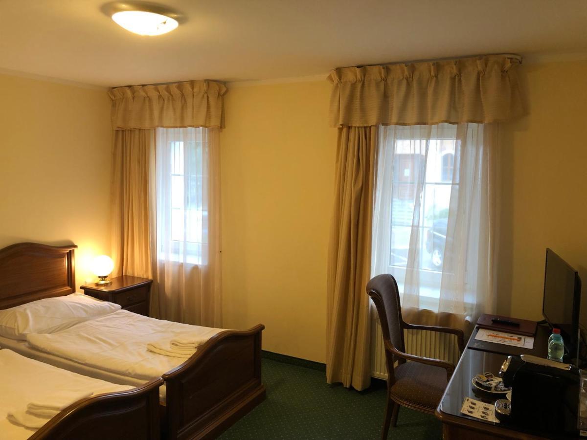 Hotel U Zamecku Cihelny 卡罗维发利 外观 照片