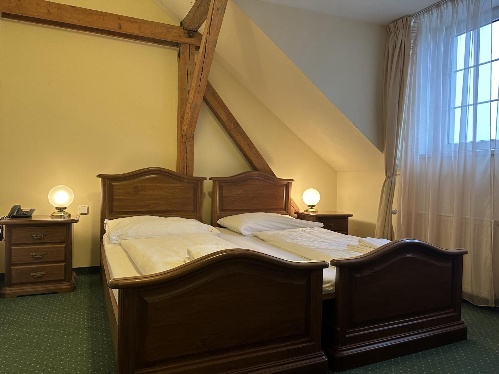 Hotel U Zamecku Cihelny 卡罗维发利 外观 照片